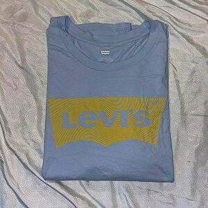 Levi’s T-shirt light purple